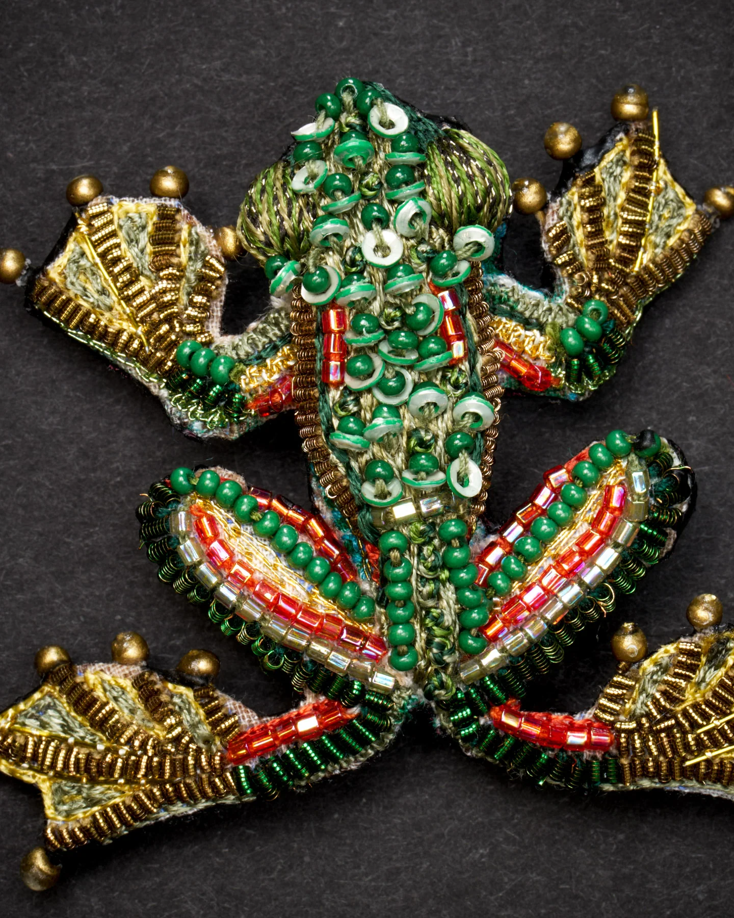 Green Flying Frog Brooch Pin - Trovelore - Image 2