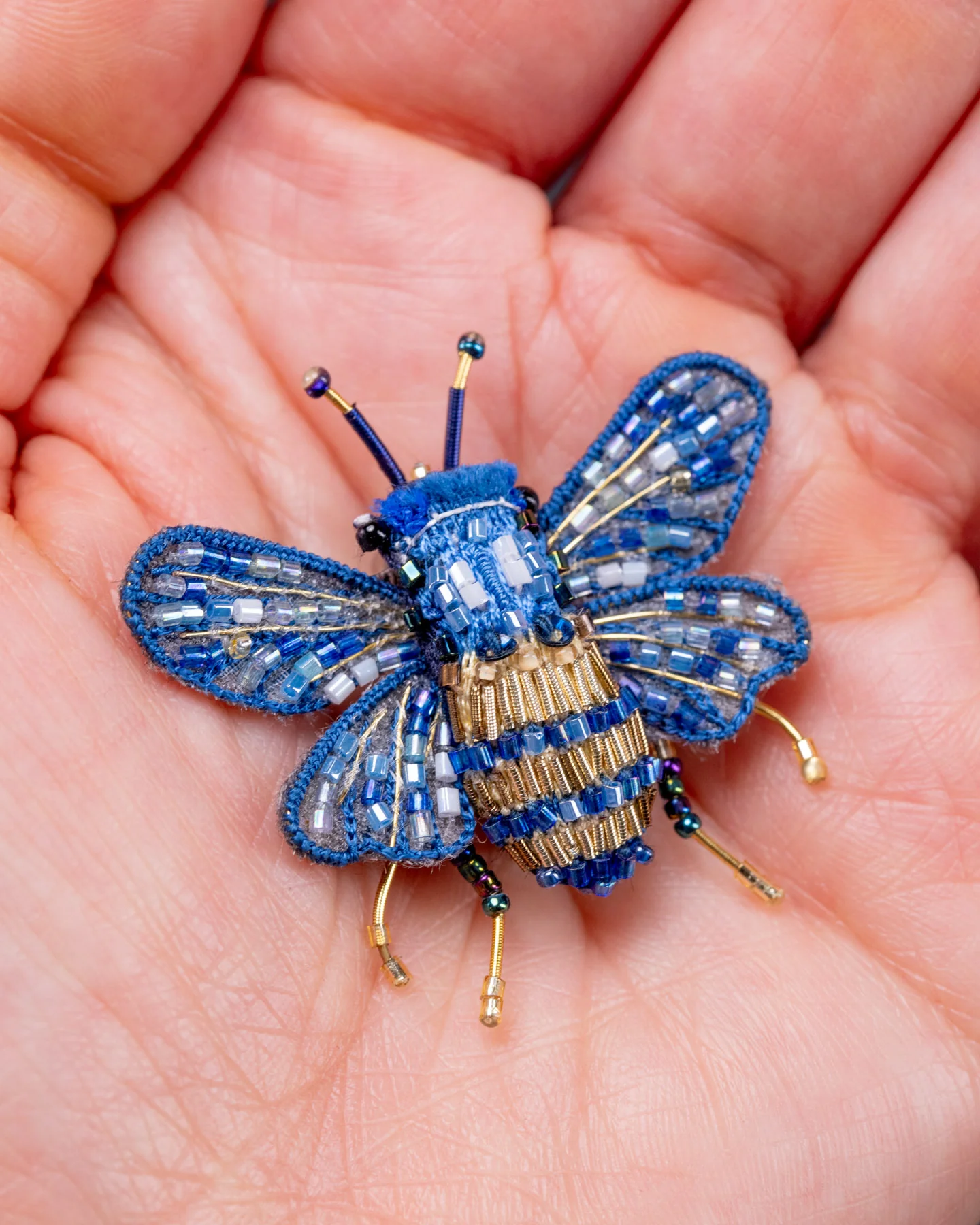 Mason Bee Beaded Brooch Pin - Trovelore - Image 3